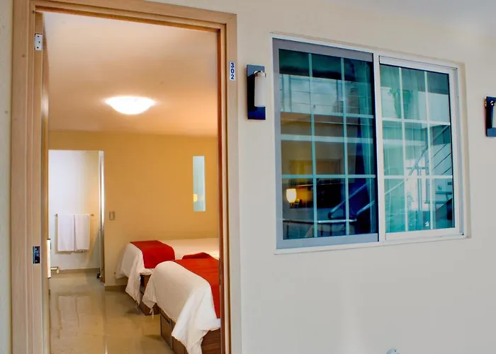 Hotel La Casa Del Reloj - Zona De Hospitales 3*